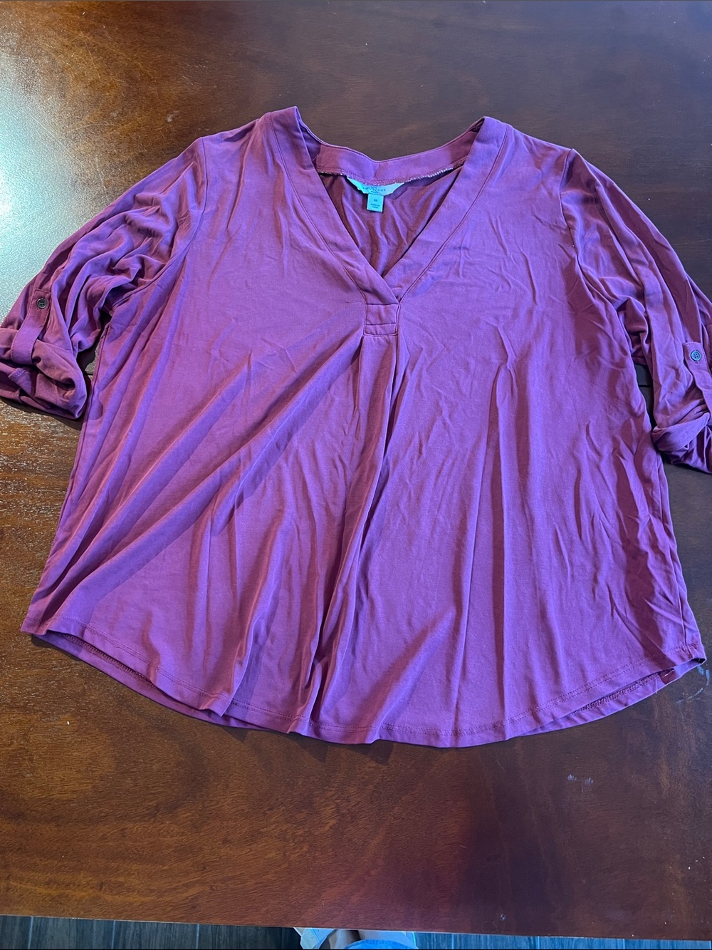 V-Neck Roll-Tab Sleeve Blouse in washed Plum